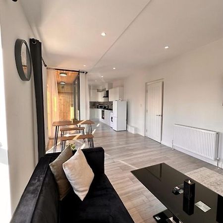 Stratford Apartment With Balcony Лондон Екстер'єр фото