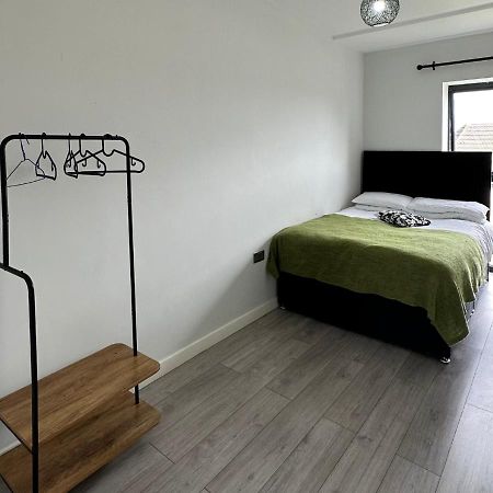 Stratford Apartment With Balcony Лондон Екстер'єр фото