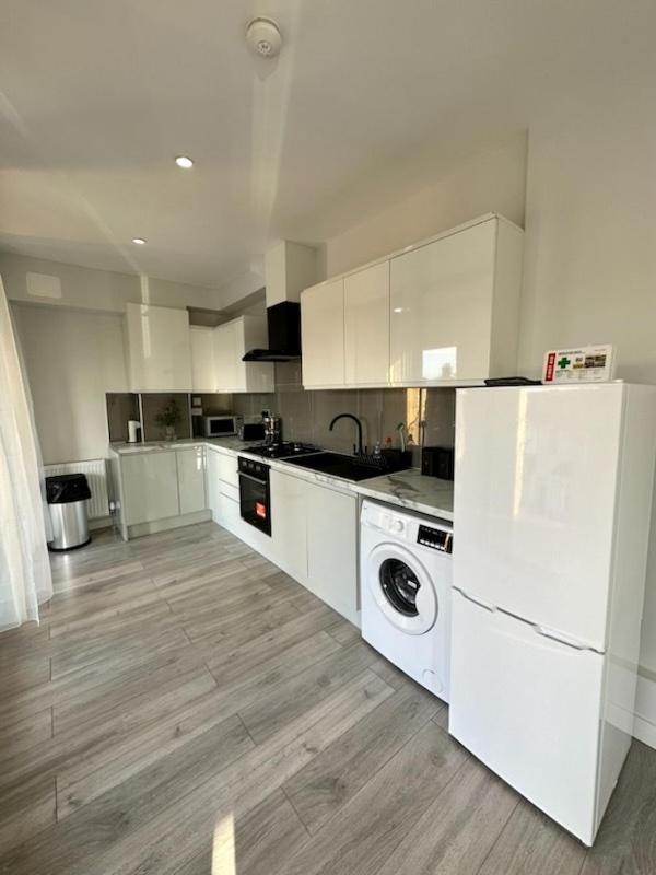 Stratford Apartment With Balcony Лондон Екстер'єр фото