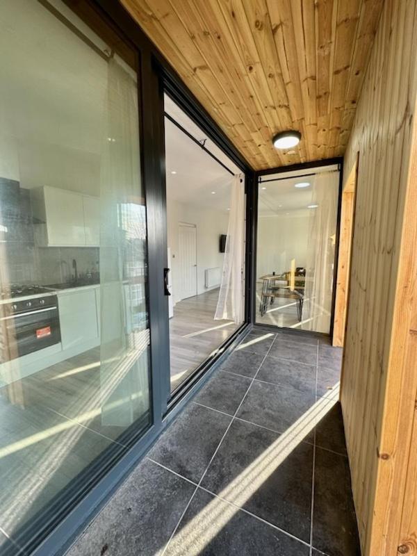 Stratford Apartment With Balcony Лондон Екстер'єр фото
