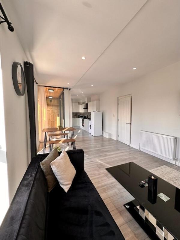 Stratford Apartment With Balcony Лондон Екстер'єр фото